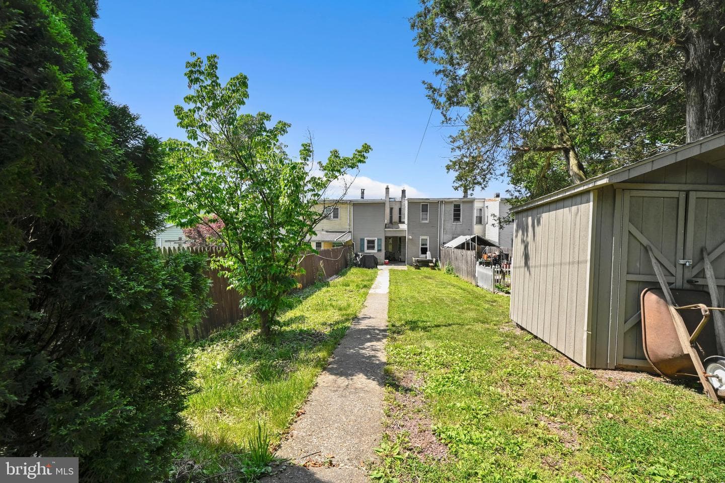 411 E Mifflin St photo 24