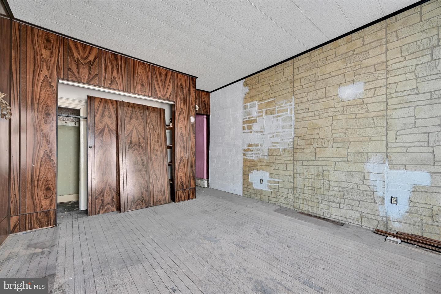 1014 E Centre Street photo 16