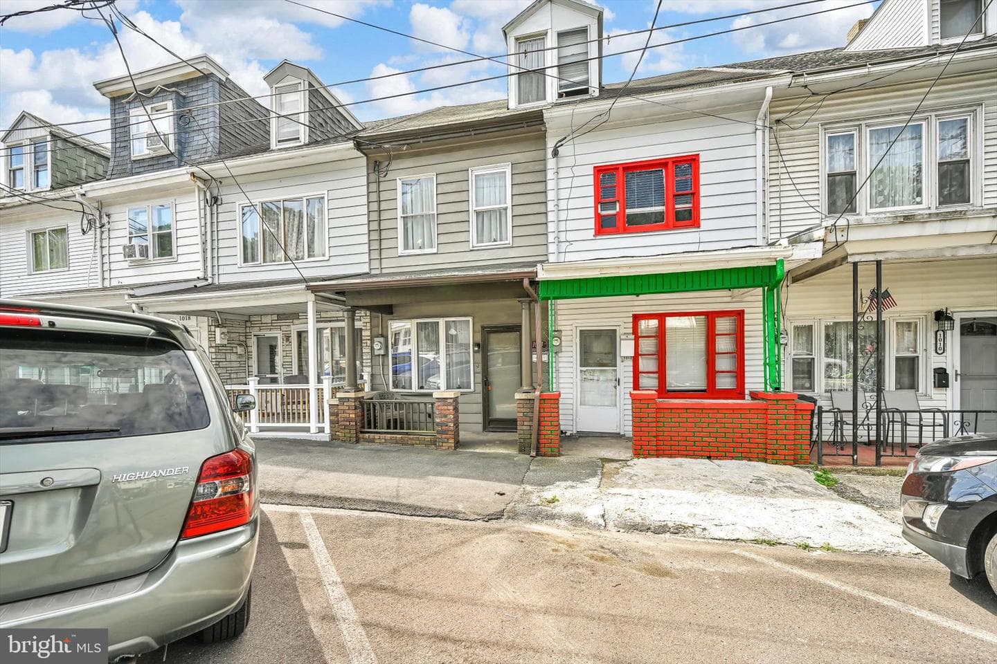 1014 E Centre Street photo 2