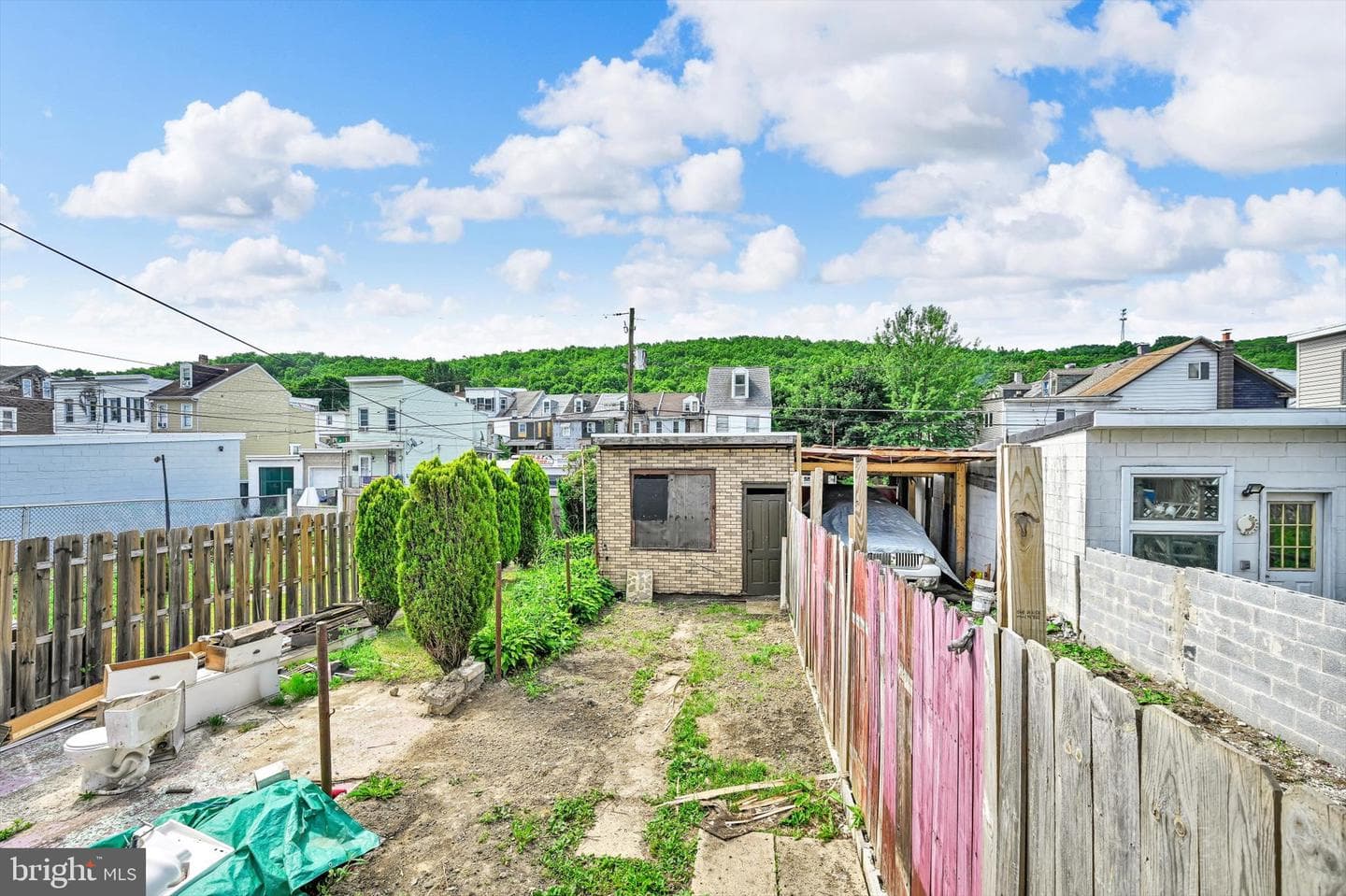 1014 E Centre Street photo 3