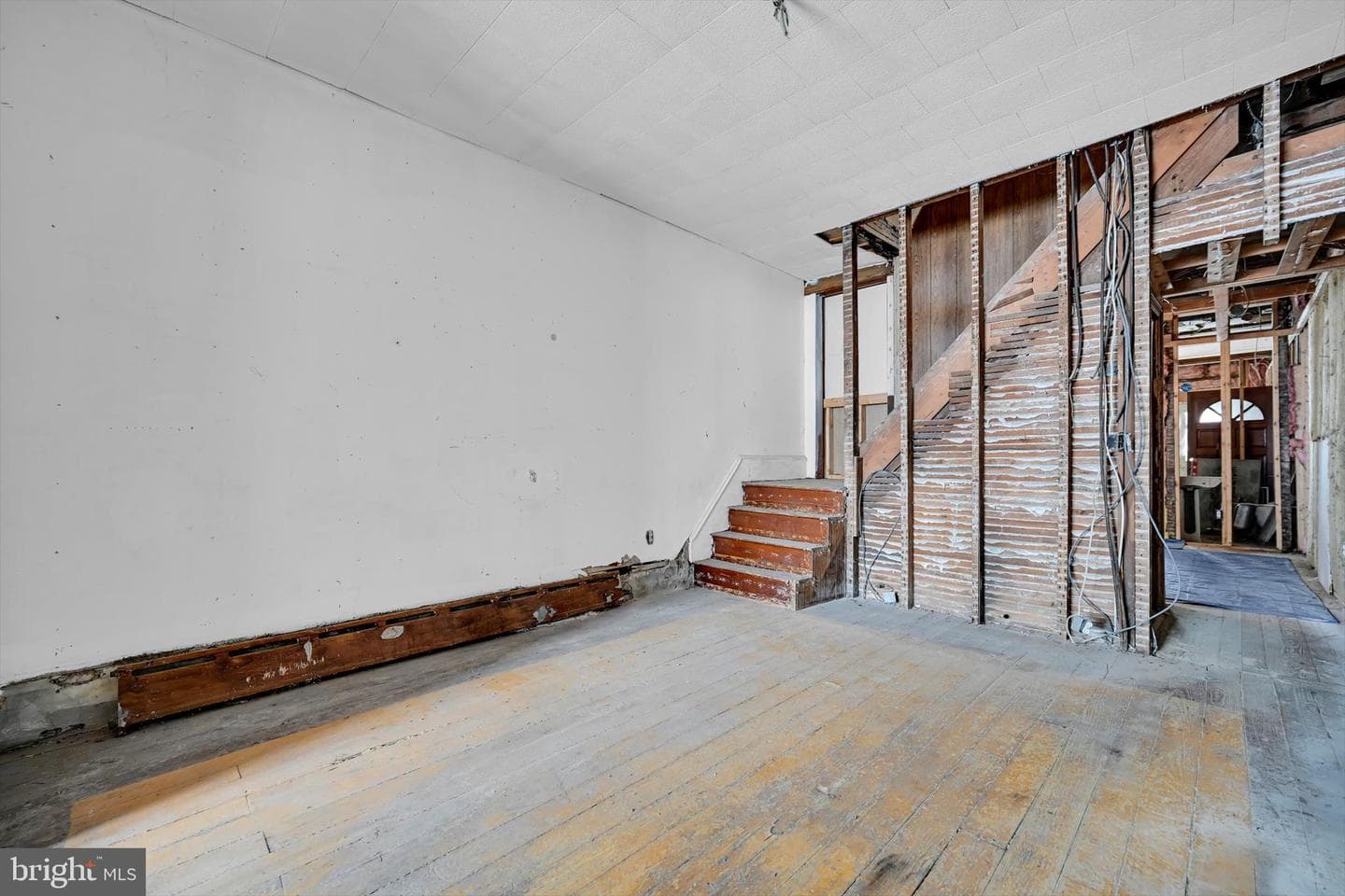 1014 E Centre Street photo 6