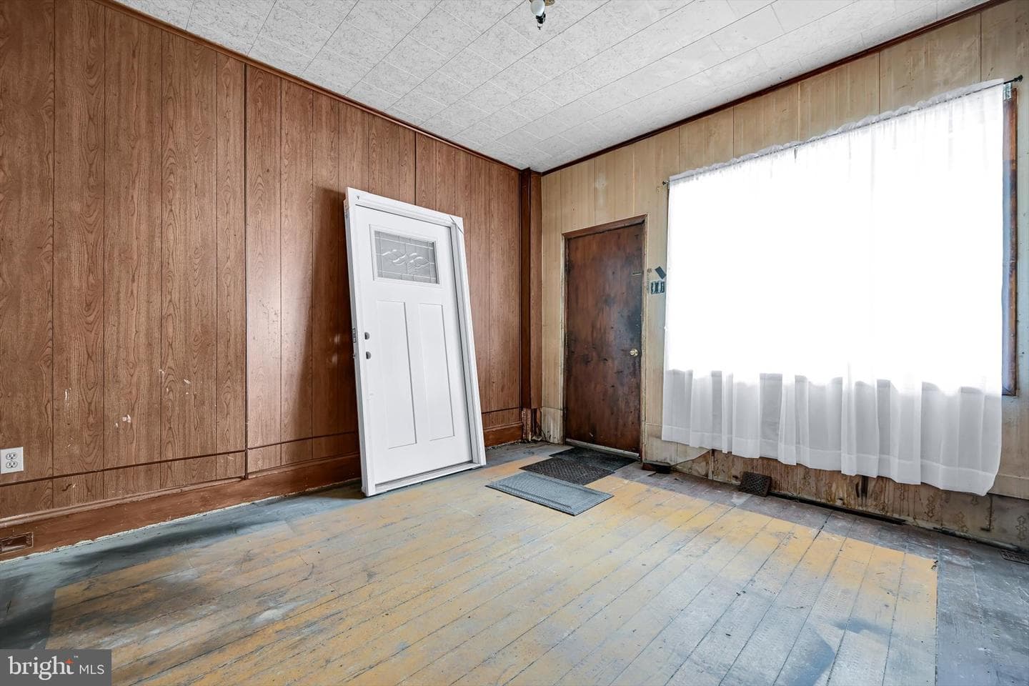 1014 E Centre Street photo 8