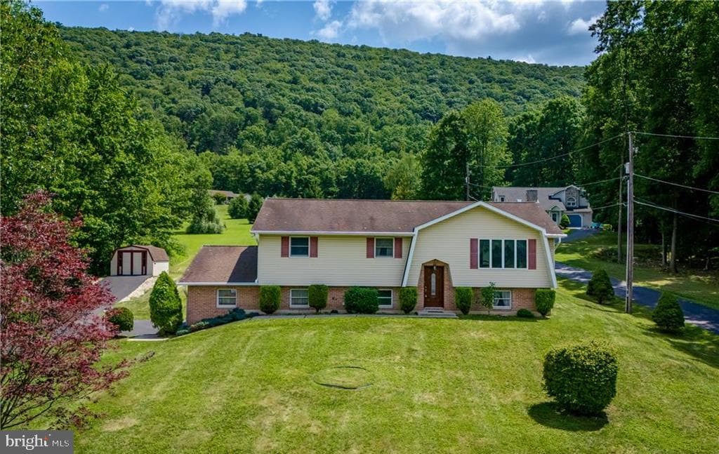 590 Airport Road, Ashland