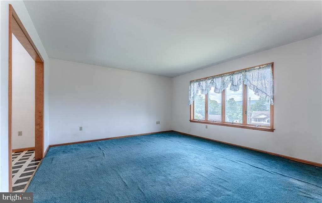 590 Airport Road photo 16