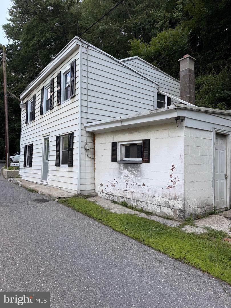 966 S Centre Street photo 2