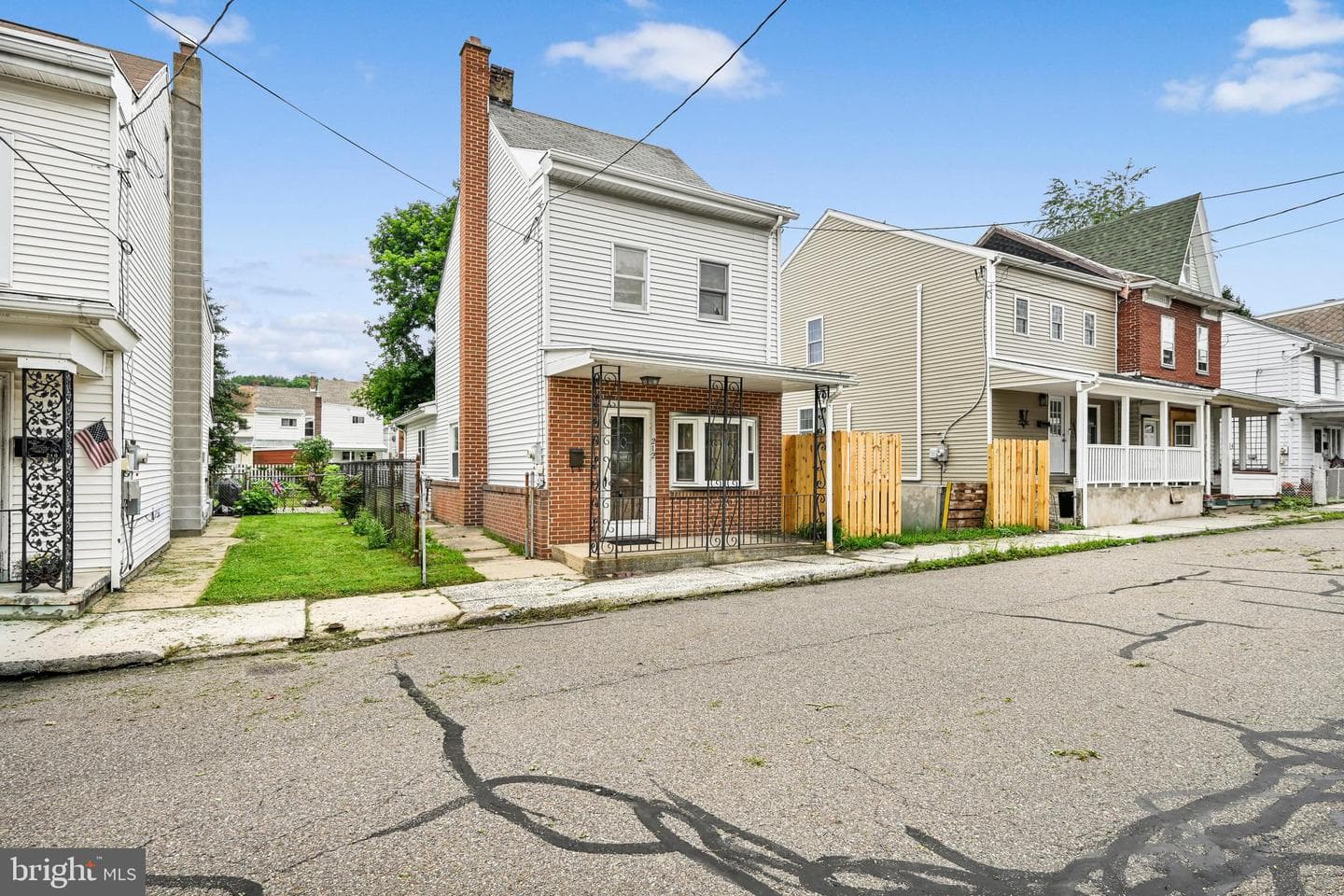 212 N Nichols Street photo 3
