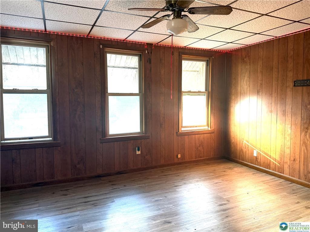 457 Nichols Street photo 10