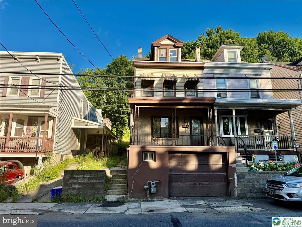 457 Nichols Street photo 2