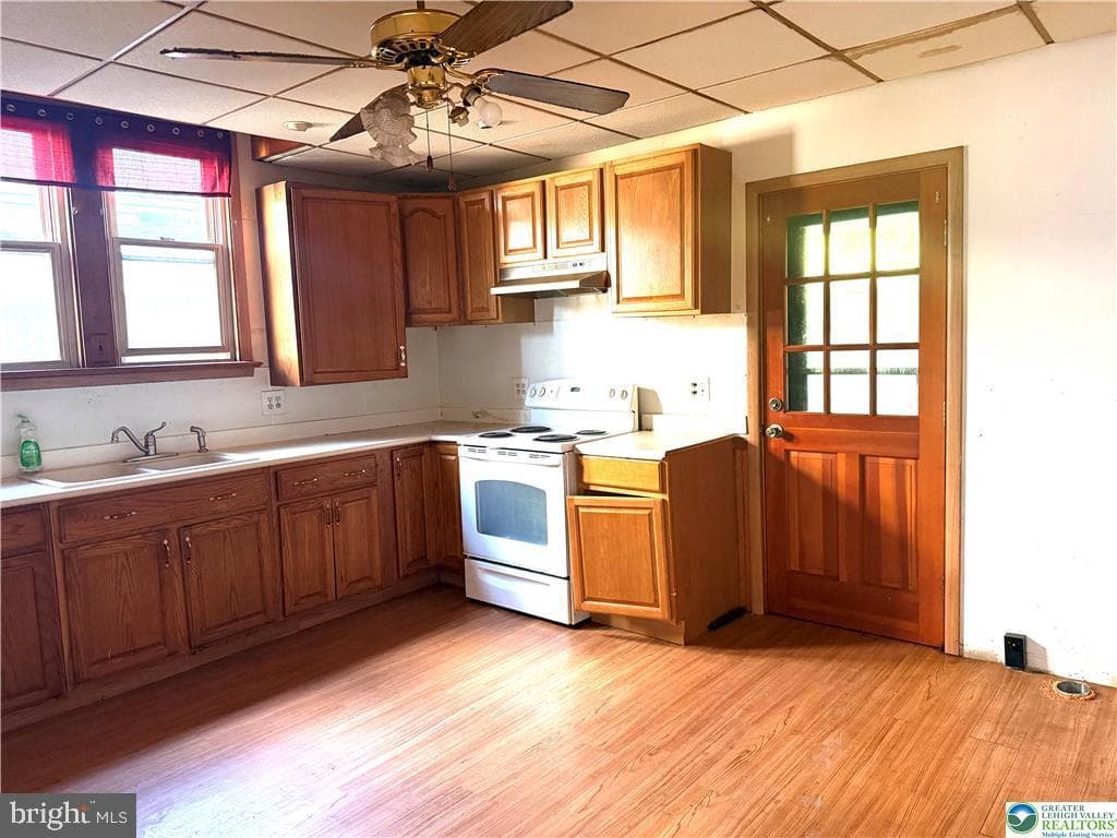 457 Nichols Street photo 7