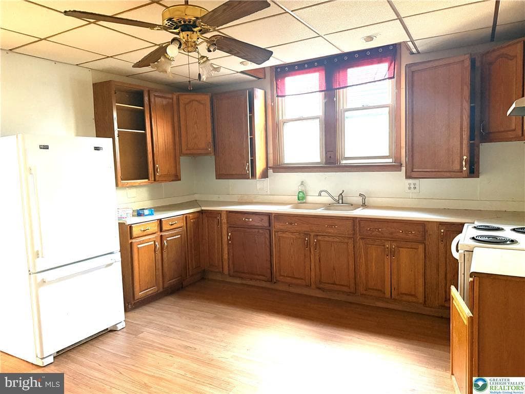 457 Nichols Street photo 8