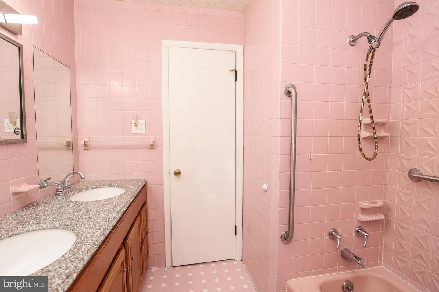 197 Llewellyn Road photo 19