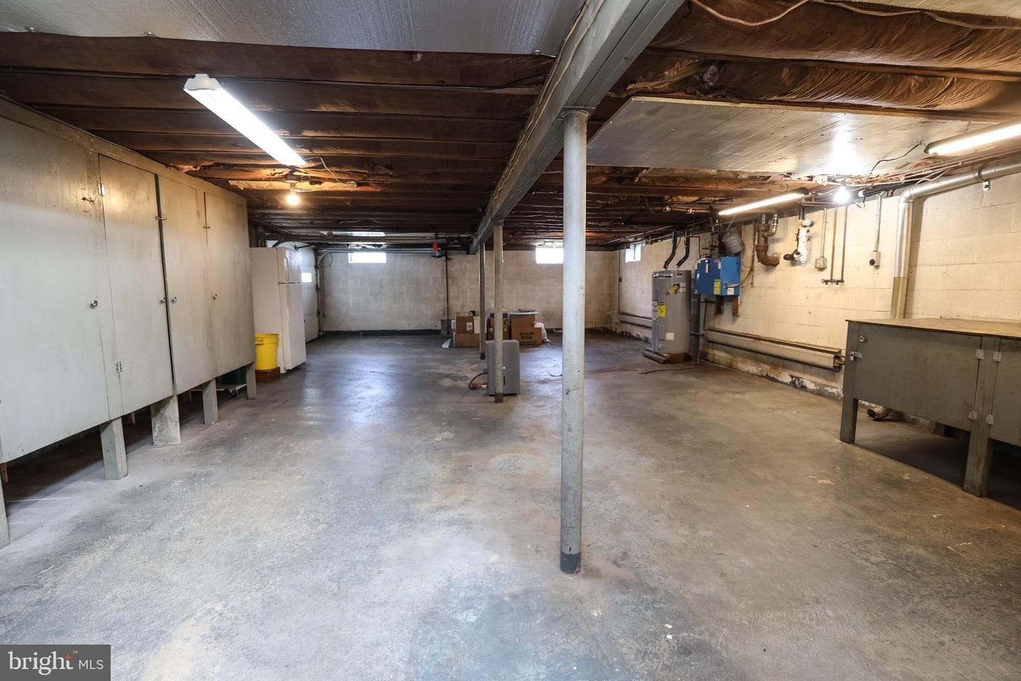 197 Llewellyn Road photo 22