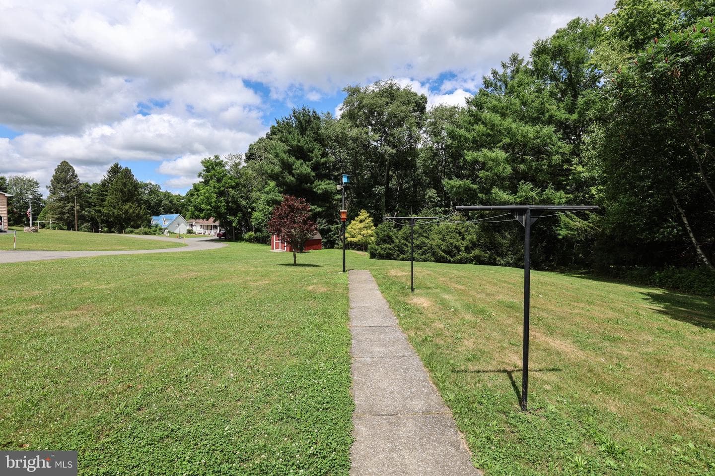 197 Llewellyn Road photo 27