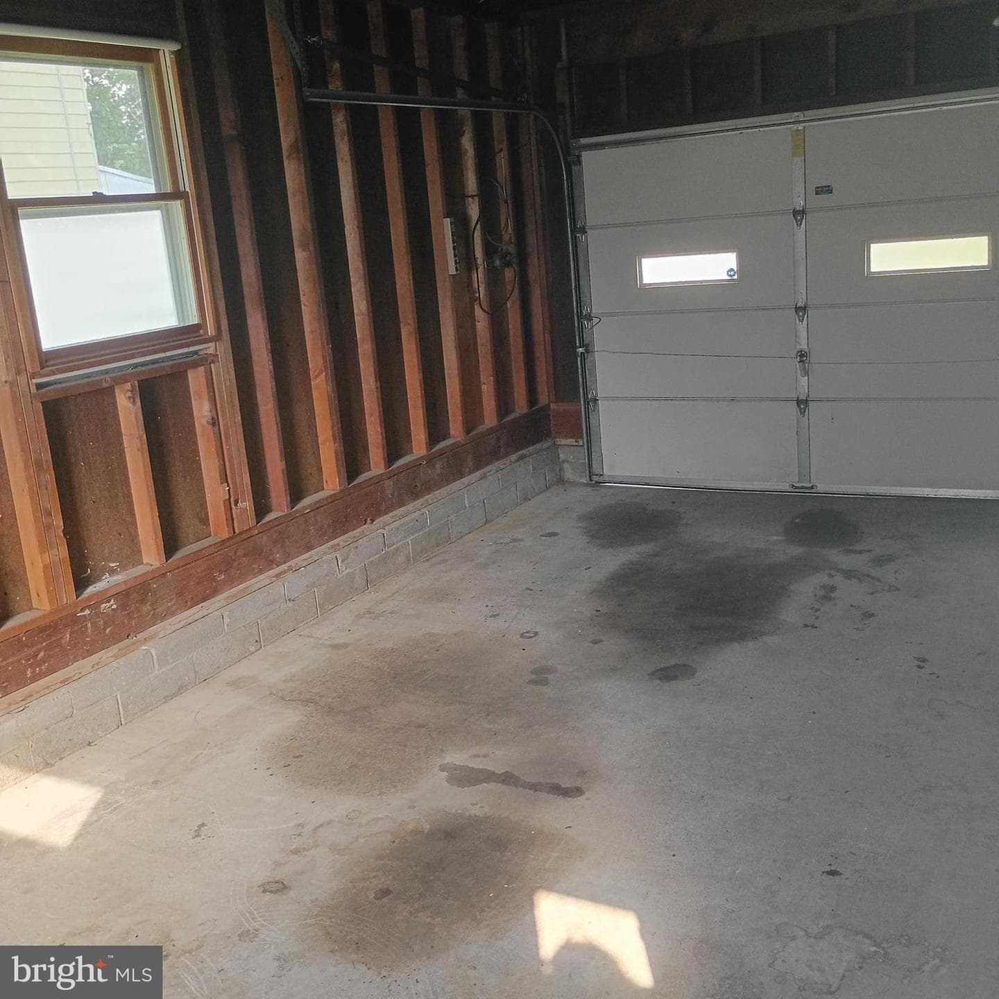 197 Llewellyn Road photo 33