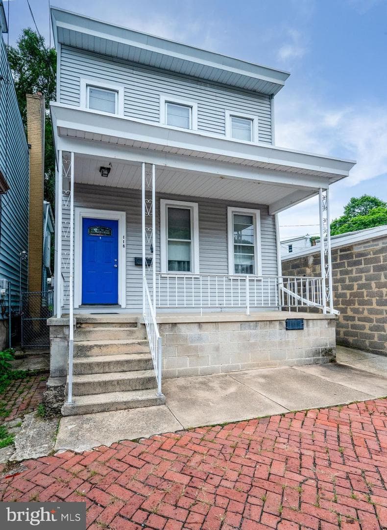 118 W Railroad Street