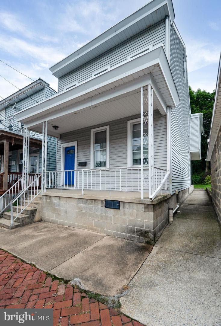 118 W Railroad Street photo 3