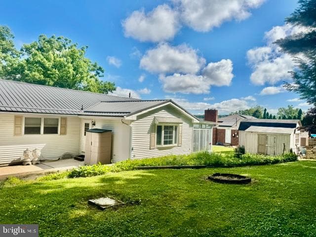 530 W Nicholas Street photo 11