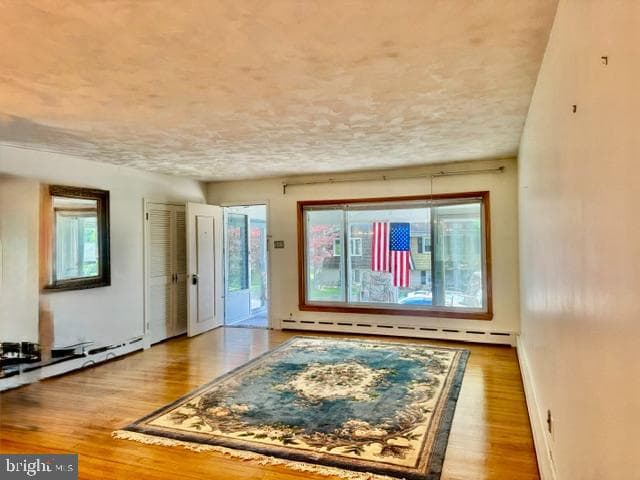 530 W Nicholas Street photo 17