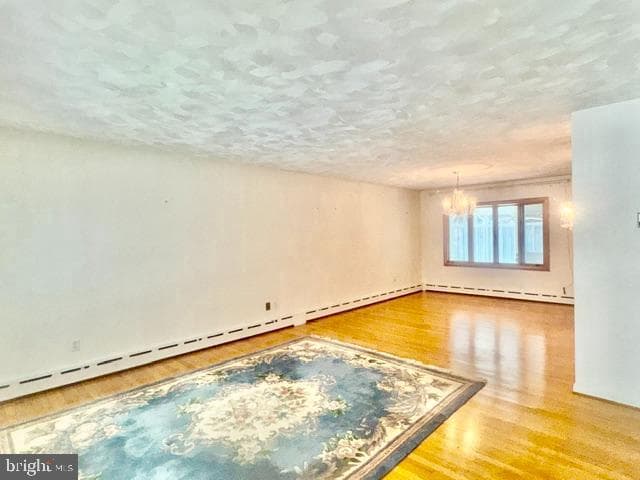 530 W Nicholas Street photo 18