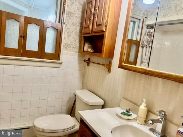 530 W Nicholas Street photo 40