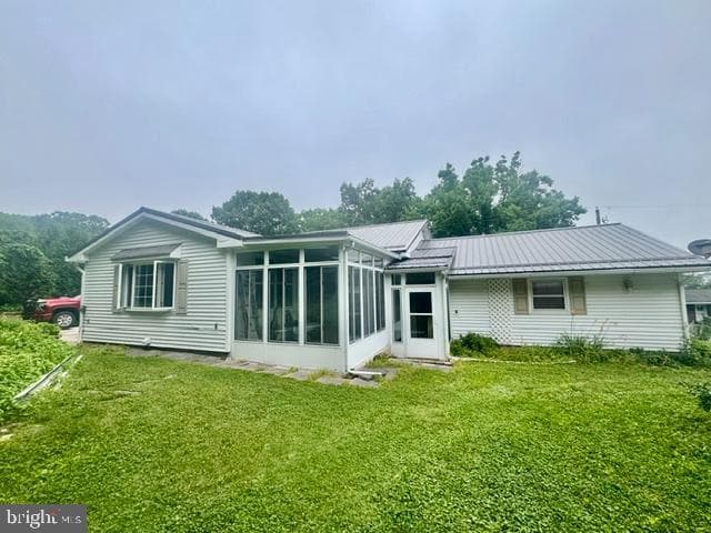 530 W Nicholas Street photo 8