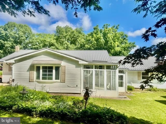 530 W Nicholas Street photo 9