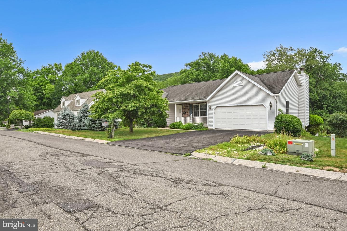 266 Forest Road photo 2