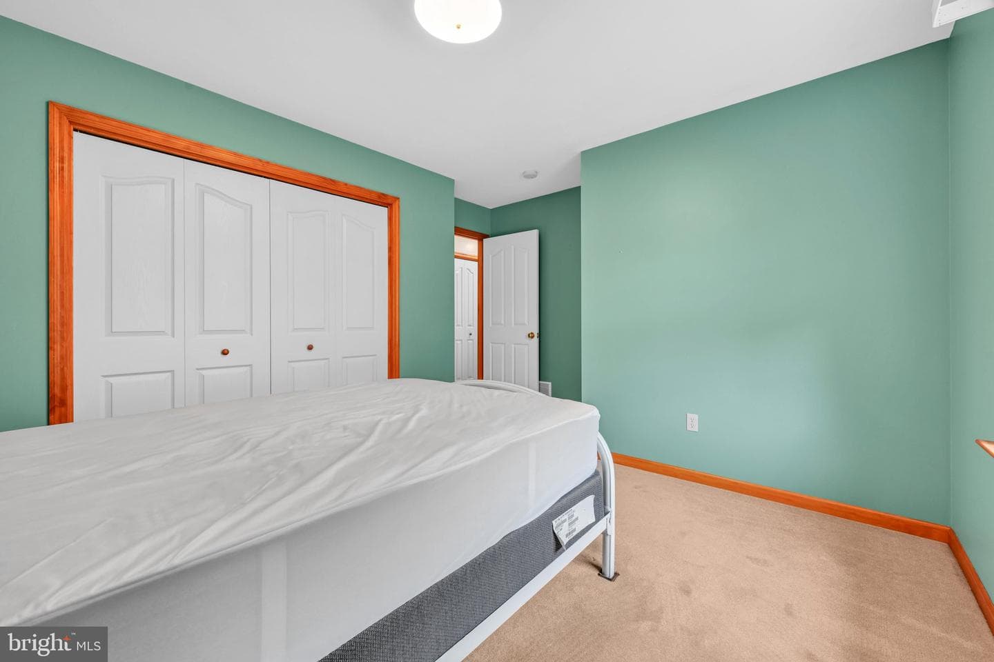 266 Forest Road photo 23