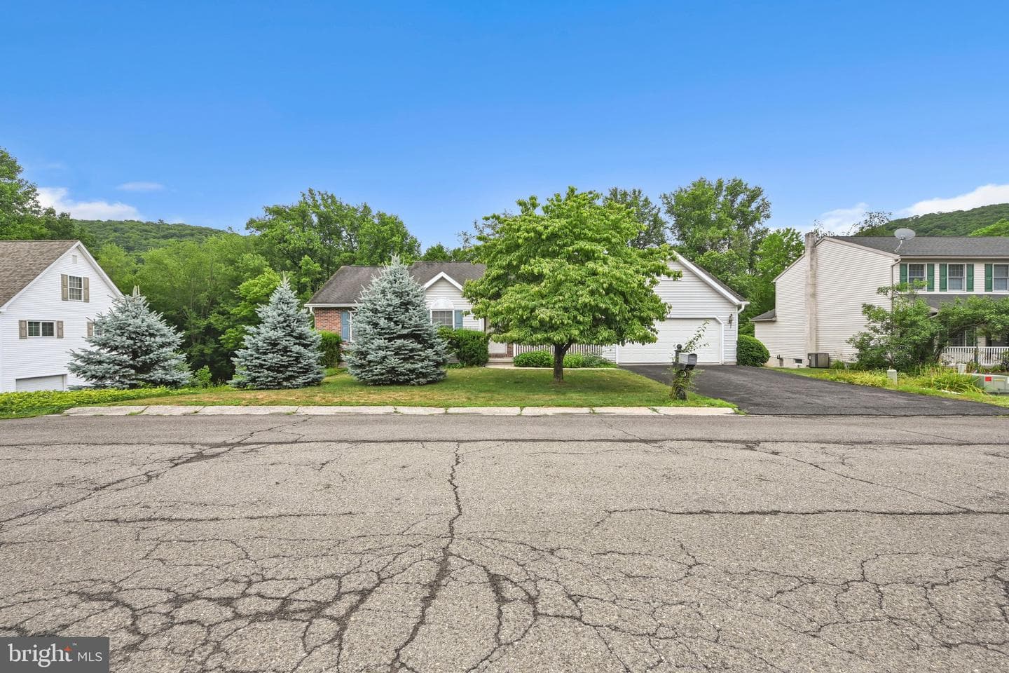 266 Forest Road photo 4