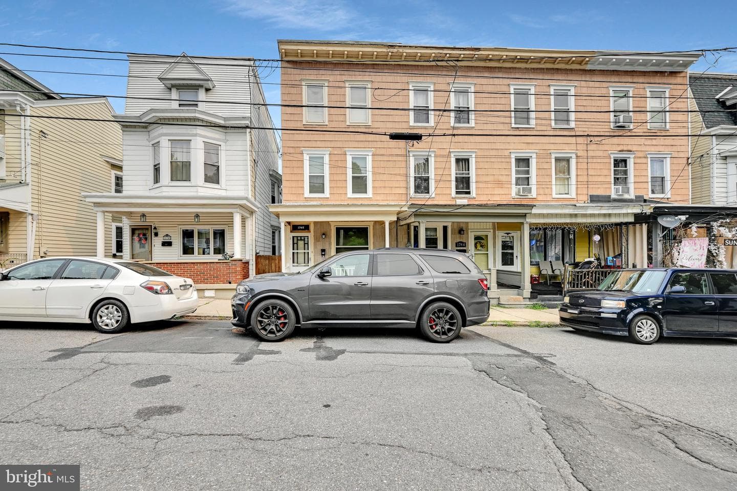 1746 W Norwegian Street photo 2