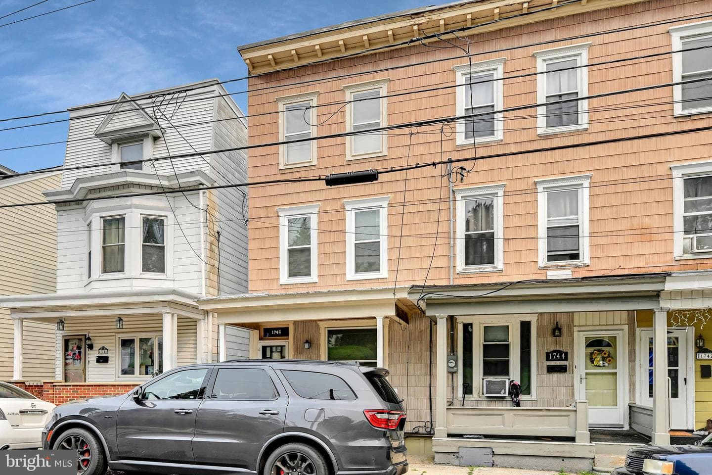 1746 W Norwegian Street photo 4