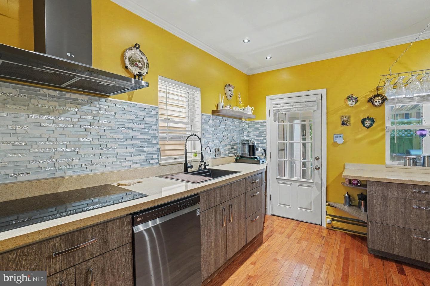 214 N Jardin Street photo 3