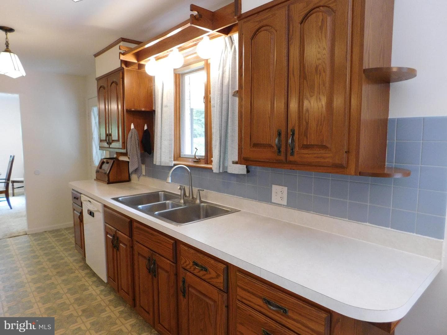 7 Ryan Avenue photo 13