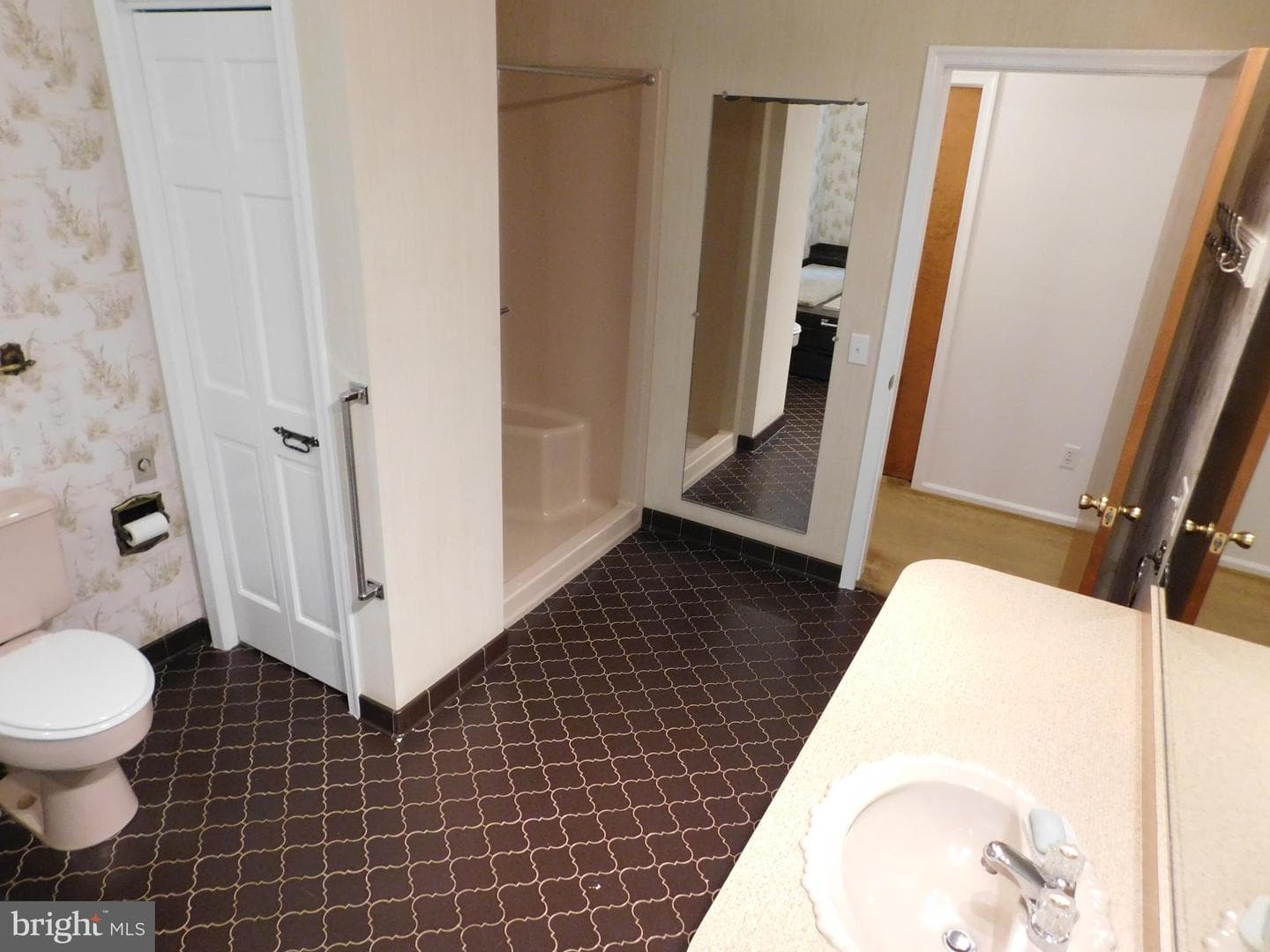 7 Ryan Avenue photo 32
