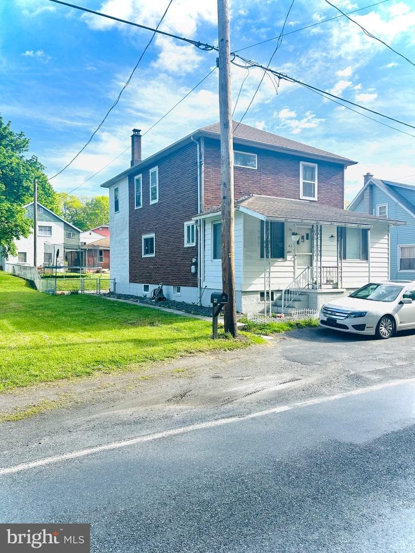 221 Main Street photo 1