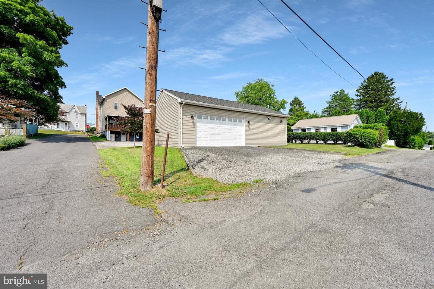 228 E Tammany Street photo 36