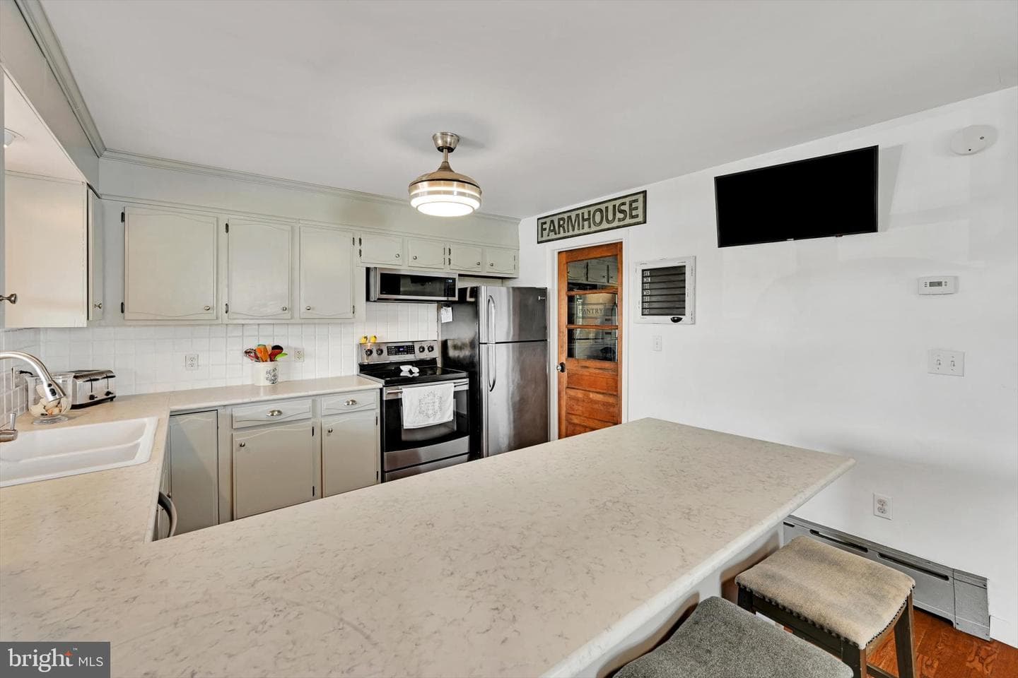 228 E Tammany Street photo 7