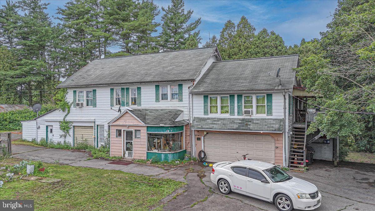 175 Marian Avenue photo 5