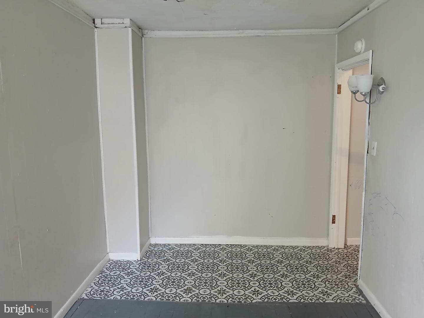 514 W Penn Street photo 14