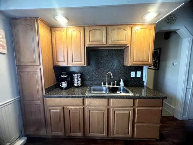 437 Hess Street photo 7