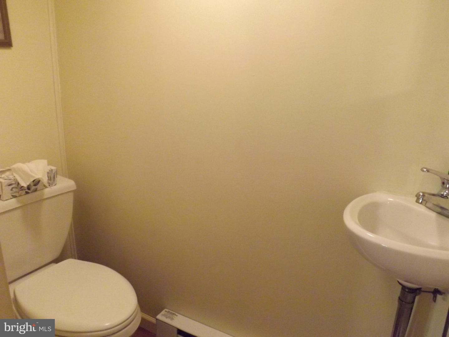 228 S Morris Street photo 21