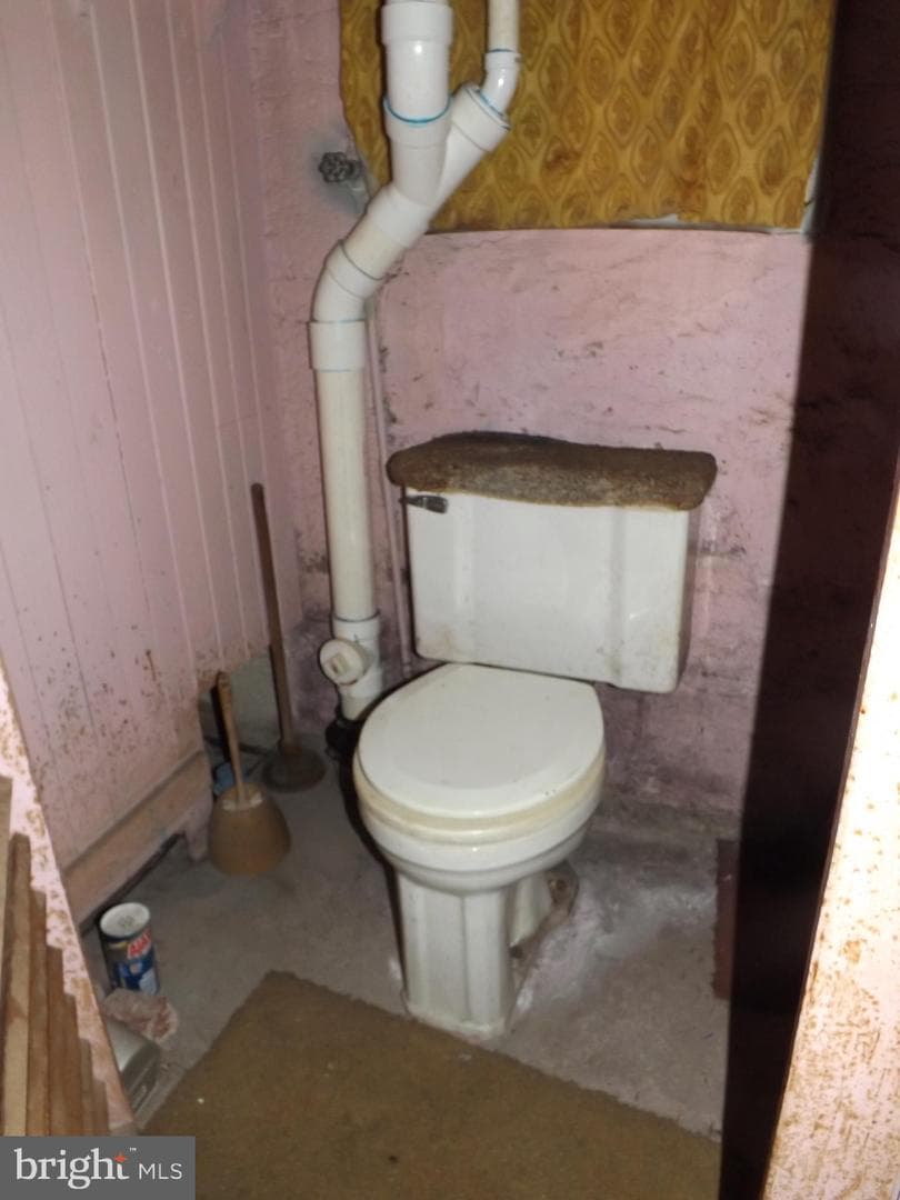 228 S Morris Street photo 44