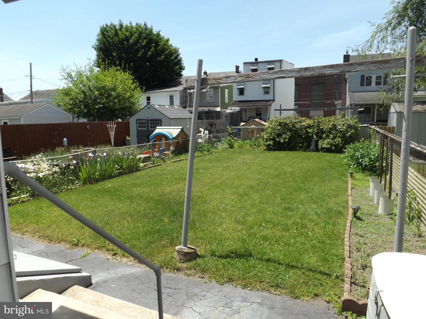 228 S Morris Street photo 7