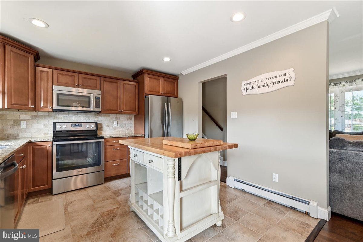 544 Maple Street photo 14