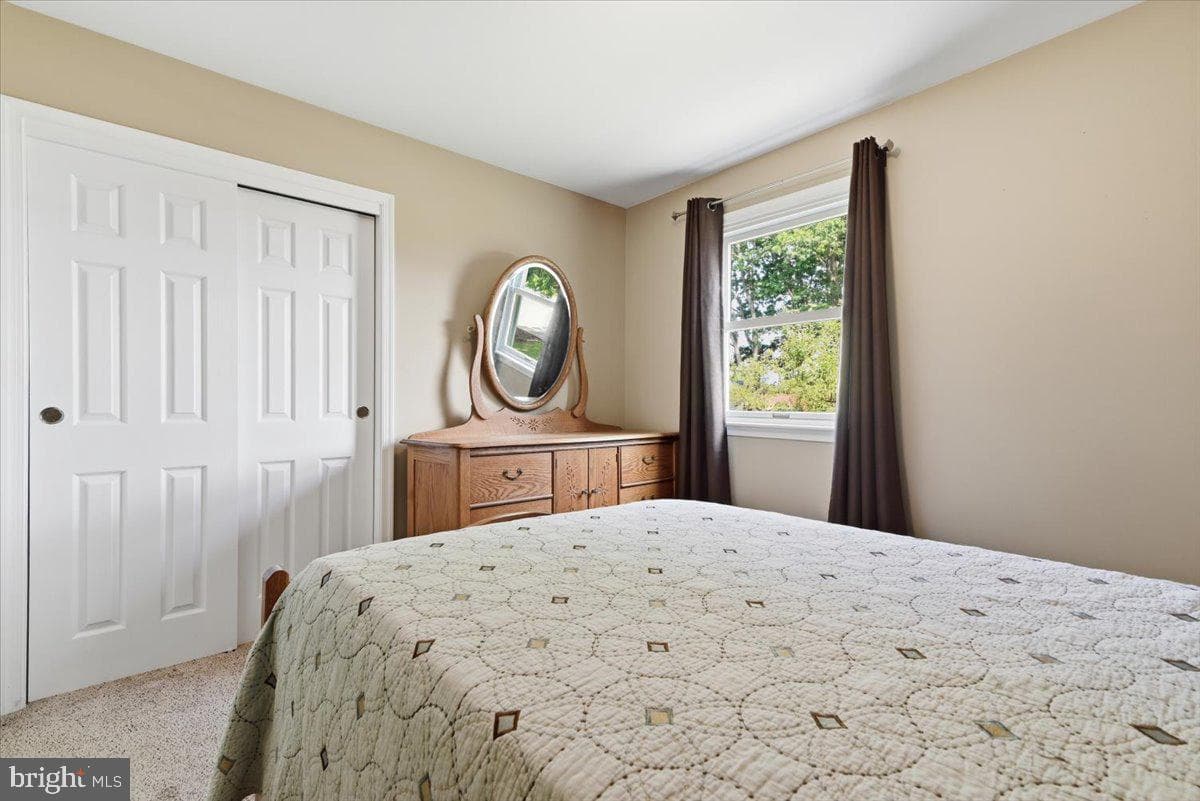 544 Maple Street photo 24
