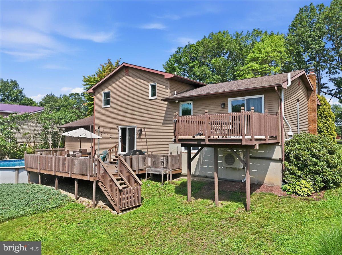 544 Maple Street photo 60