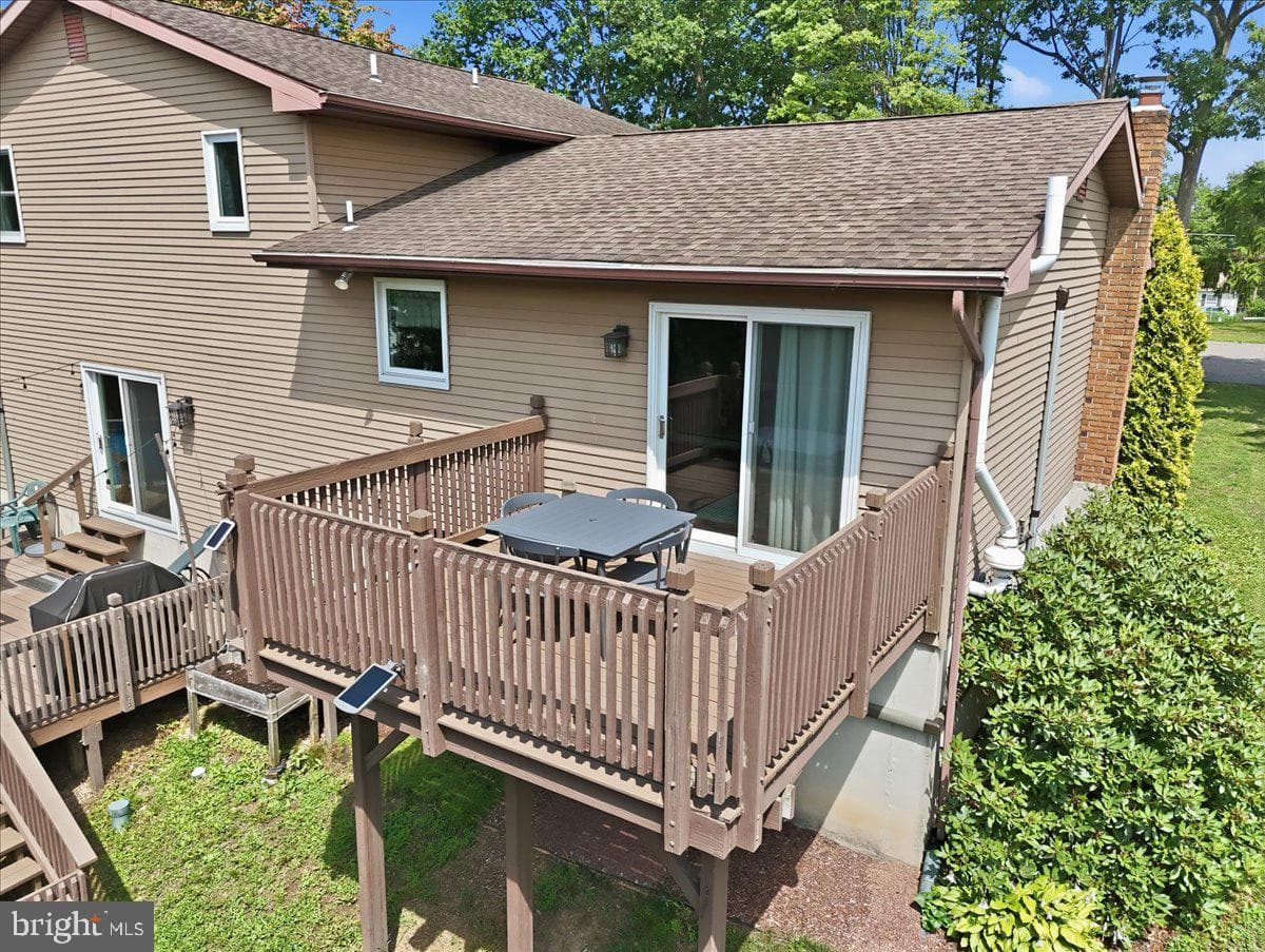 544 Maple Street photo 62