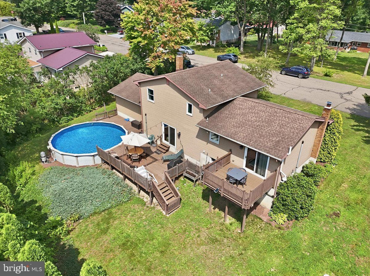 544 Maple Street photo 63