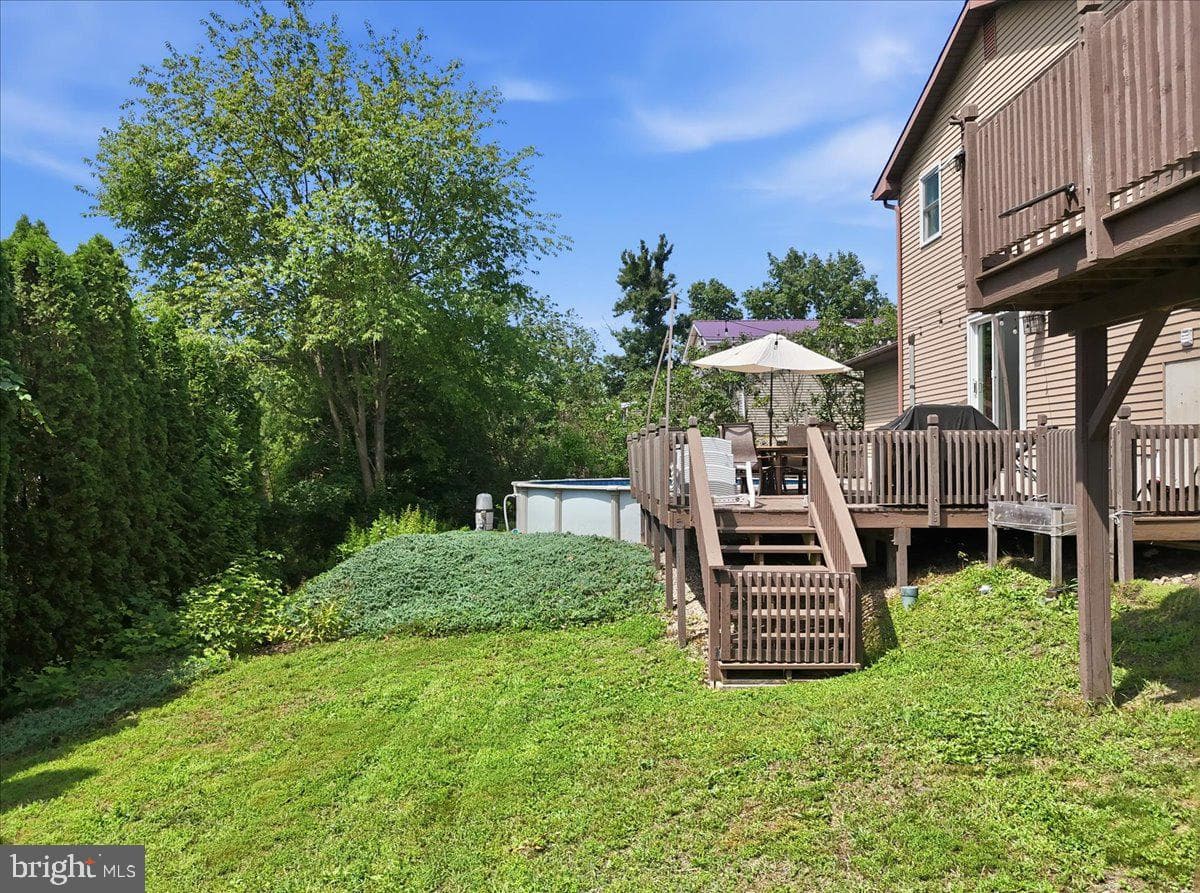 544 Maple Street photo 68