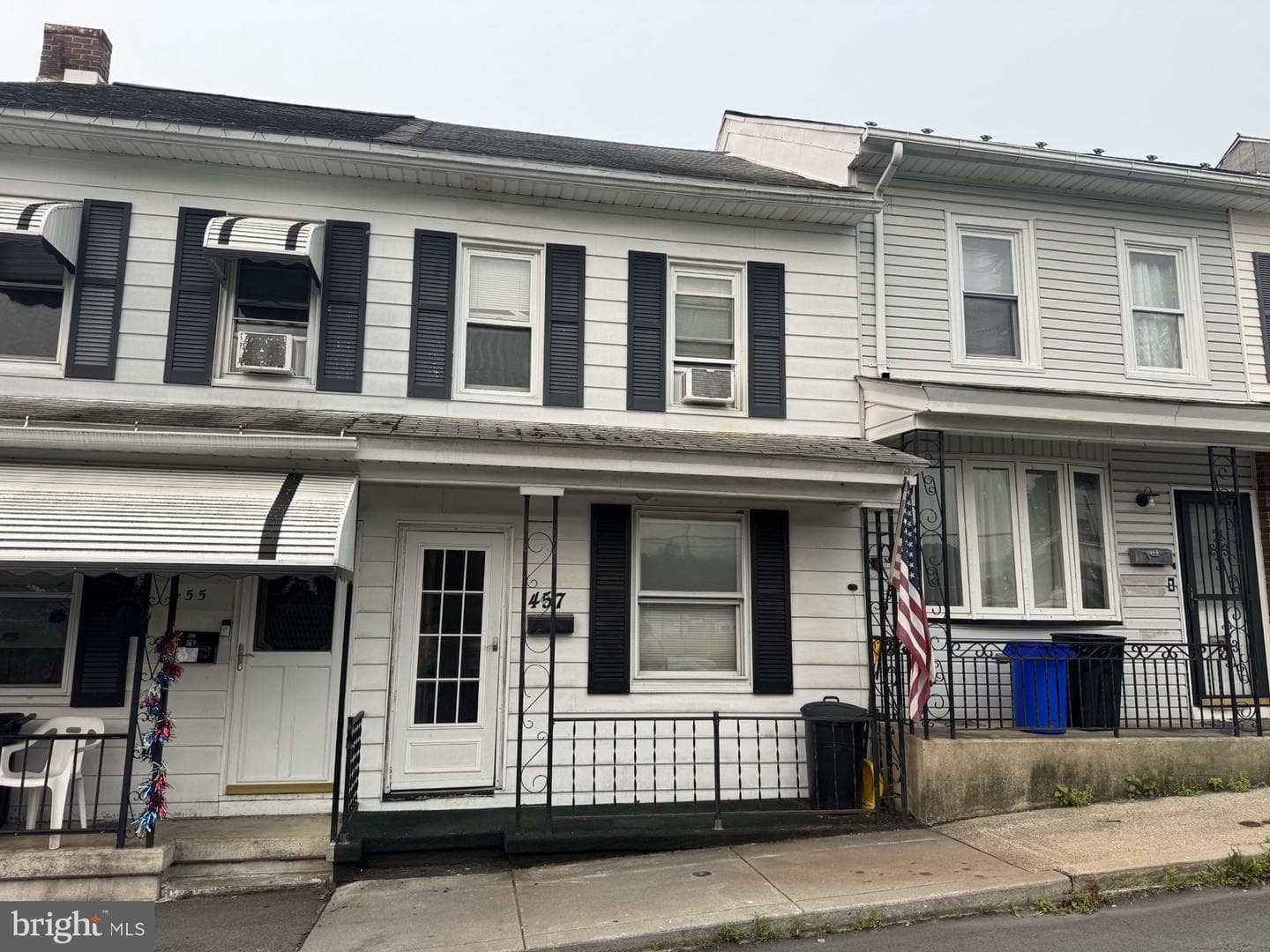 457 Carbon Street photo 1